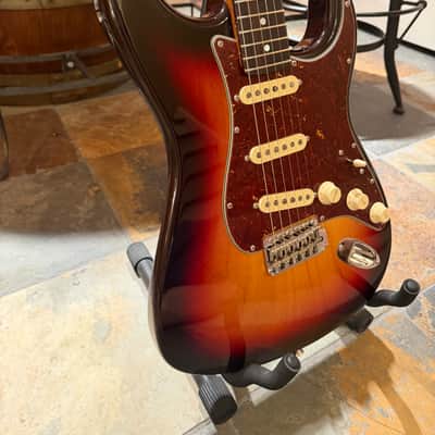 Fender Fender Custom Shop American Custom Stratocaster NOS 2025- Chocolate 3 Color Sunburst. Roasted Birdseye / AAA Rosewood image 3