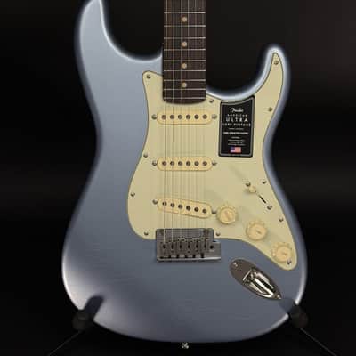 Fender Ultra Luxe Vintage '60s Stratocaster - Ice Blue Metallic image 2