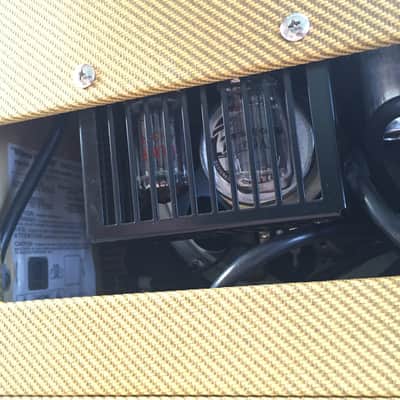 Fender Vibro Champ Eric Clapton Lacquered Tweed image 5