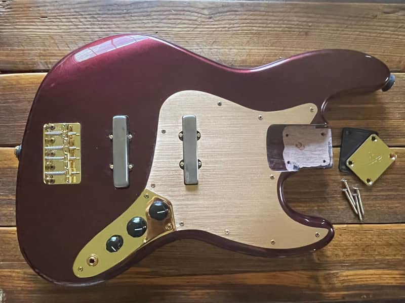 Squier 40th Anniversary Gold Edition Jazz Bass
