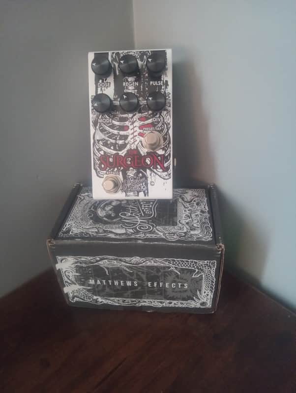 Matthews Effects The Surgeon Delay V2 2022 - Present - White Ribcage Graphic image 1