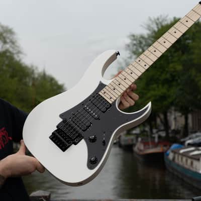Ibanez Genesis RG550 - White Flat image 2