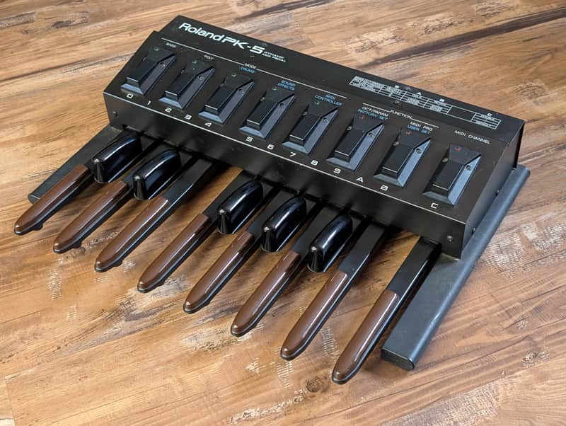 Roland PK-5 Bass Dynamic MIDI Pedal Keyboard Battery Powered Great