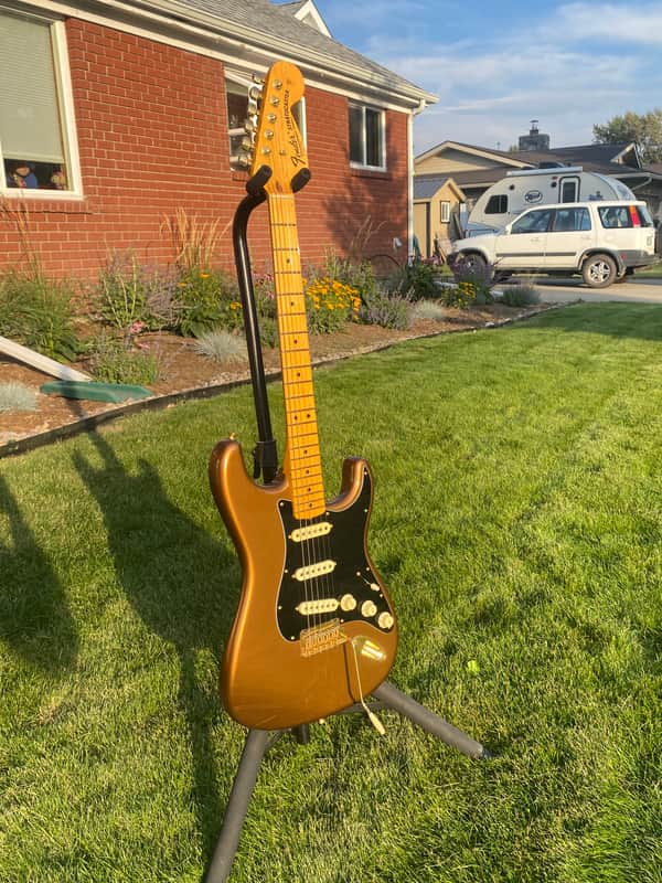 Fender Bruno Mars Signature Stratocaster 2023 - Mars Mocha image 1