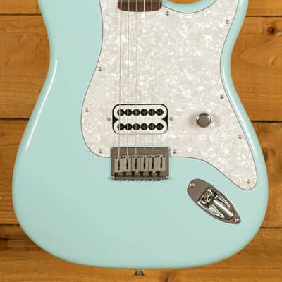 Fender Tom DeLonge Stratocaster - Rosewood - Daphne Blue image 3