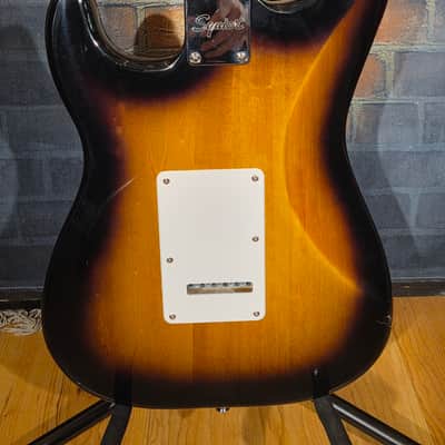 Squier 2019 Affinity Series Stratocaster Indian Laurel Fretboard 2-Color Sunburst image 17