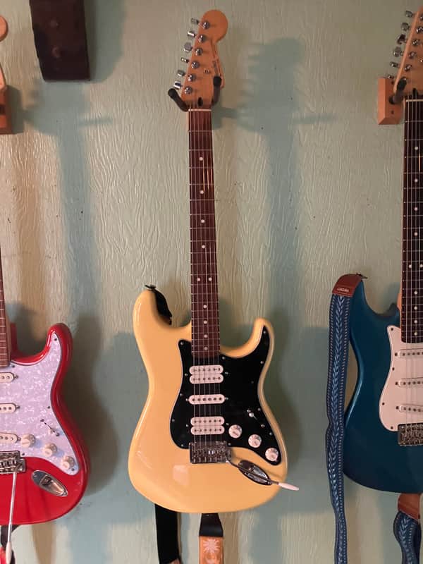 Fender  Stratocaster HSH Player Series 2020s - Gloss