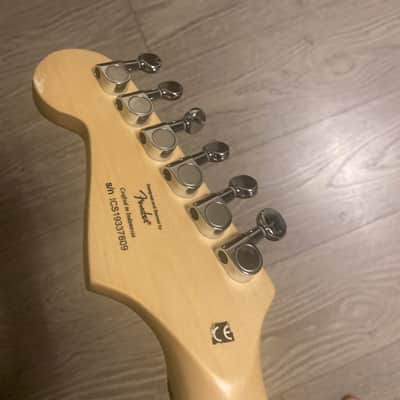 Squier Squier Bullet Stratocaster HT 2019 - Fiesta red image 3