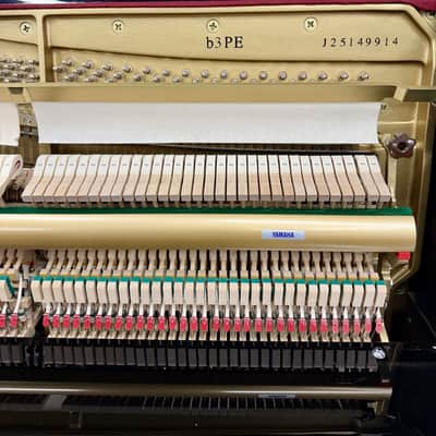 PIANOFORTE VERTICALE YAMAHA MOD. B3 PE NERO LUCIDO image 9
