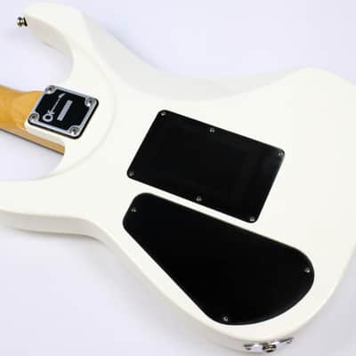 Vintage 1989-1991 Charvel Fusion Deluxe Electric Guitar, Flour (White), Japan, MIJ image 3