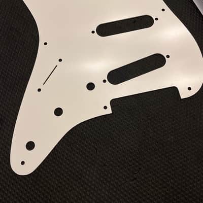 Fender Pure Vintage '56 / '59 Stratocaster 8-Hole Pickguard 1-Ply Eggshell White + '50s Control Plate image 4