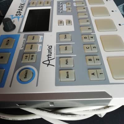 Immagine Arturia SparkLE MIDI Controller / Drum Machine 2013 - 2021 - White - 3