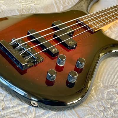 Warwick Fortress Rockbass 2006 - Cherryburst image 1
