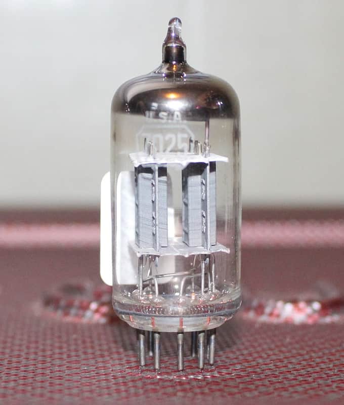 RCA 7025 12AX7 ECC83 TIGHT BALANCE GRAY PLATE HALO GETTER TEST NOS VINTAGE 1960'S image 1