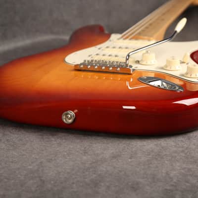 Fender American Pro Stratocaster - Sienna Sunburst - 2nd Hand image 12