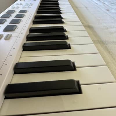 Arturia KeyLab Essential 88 MkIII MIDI Controller 2024 White STAND AND SEAT INCLUDED image 5