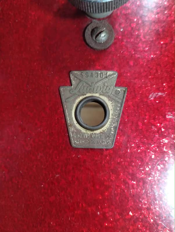 Ludwig Vintage Marching snare red sparkle 15 incher image 1