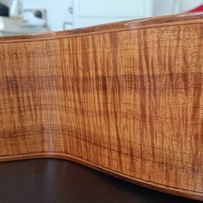 AS NEW Lowden O35 Acoustic Guitar: gorgeous in looks, sound, volume and sustain. image 11