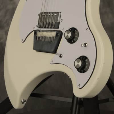 1970's Ovation BREADWINNER White with very early features image 8