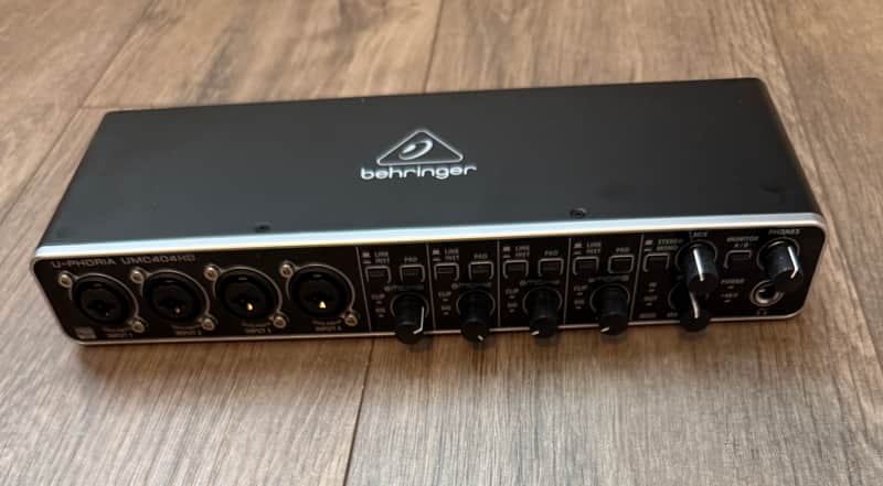 Behringer U-Phoria UMC404HD 4x4 USB Audio Interface