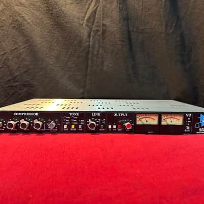 API 2500 Stereo Bus Compressor 2000 - 2019 - Black image 1