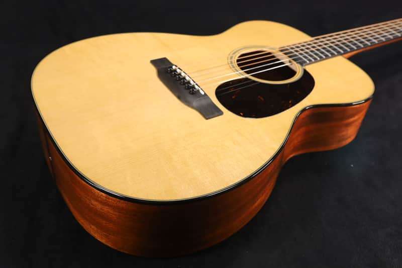 Martin 00-18 Standard Series NEW 2025 - Natural 828 image 1