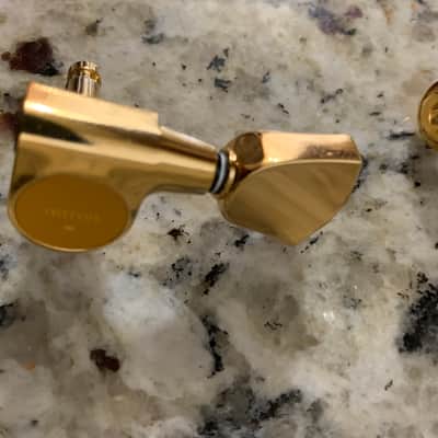 Gotoh Locking Bass Side Tuner - Gold image 7