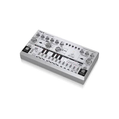 Behringer TD-3 Analog Bass Line Synthesizer with VCO/VCF, 16-Step Sequencer/16-Voice Poly Chain, Distortion Effects, Silver image 9