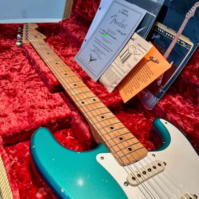 1999 Fender Cunetto Relic Stratocaster — Sherwood Green (Ultra Rare), John Cruz, Collector Condition, Full Set image 4