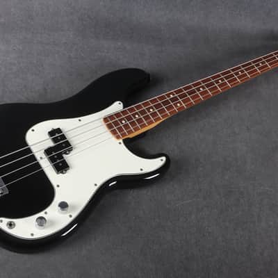 Fender Player P Bass - Black - 2nd Hand image 11