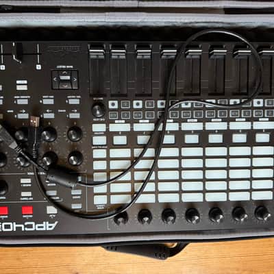 Akai APC40 MKII 2010s - Black image 3