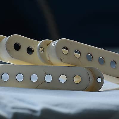 Set of 3 Hand Aged Fender pickup covers Aged White, relic, aged, Stratocaster, 59 Parts. image 2