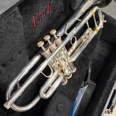 Bach Stradivarius Trumpet Model 37, Silver Finish image 2