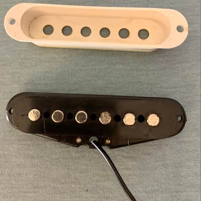 Single Coil Pickup with Aged Cover, with Screws and Springs (Aged White) image 6