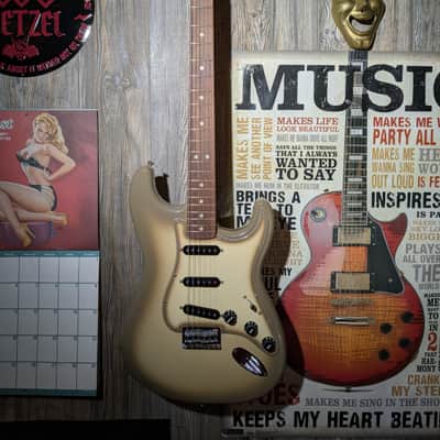 Fender 70th Anniversary Vintera II Stratocaster 2024 - Antigua image 4