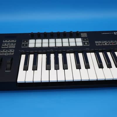 Novation Launchkey 25 MK3 USB MIDI Keyboard Controller image 2