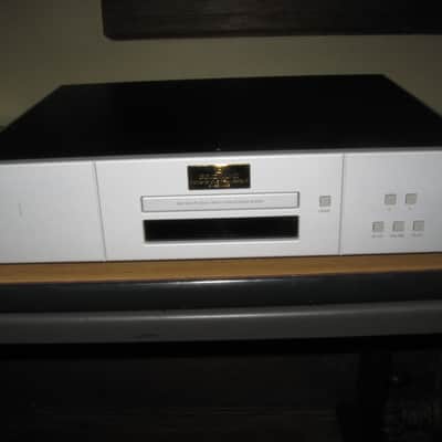 Goldmund Eidos 18D Multichannel Universal SACD player Super Rare Silver image 2