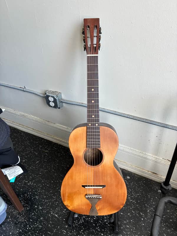Sweet parlor guitar - circa 1910-1920 - probably made by Regal w/ case image 1