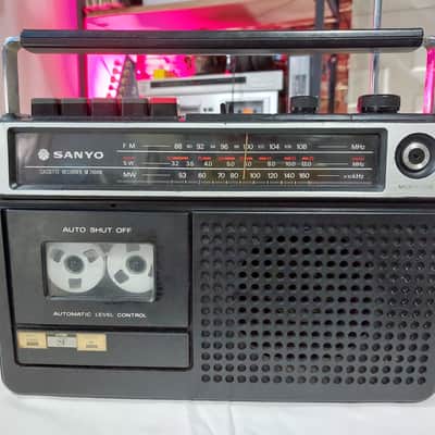 Sanyo M2404N BoomBox image 1