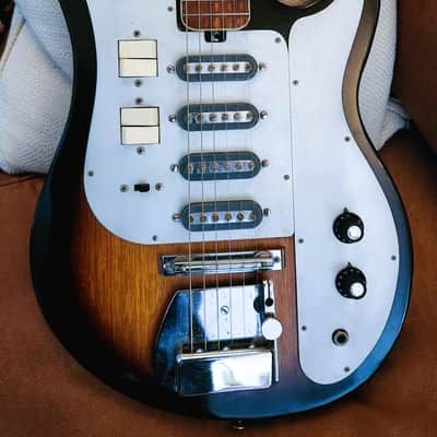 TEISCO WG-4L Circa 1960’s Electric Guitar Sunburst 4 pickup combo w Gigbag image 2