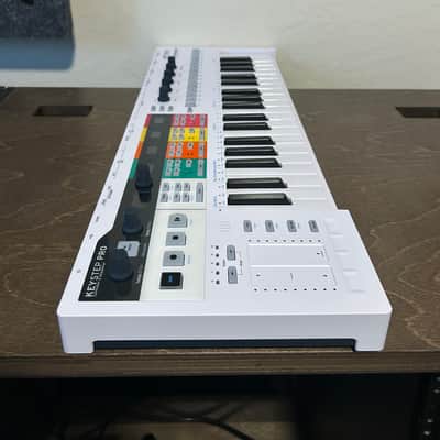Arturia KeyStep Pro 37-Key MIDI Controller 2020 - Present White image 4