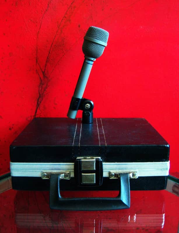 Vintage 1980's Electro-Voice PL11 / RE11 Supercardioid Dynamic Microphone green Low Z w mic clip & case RE10 RE15 image 1