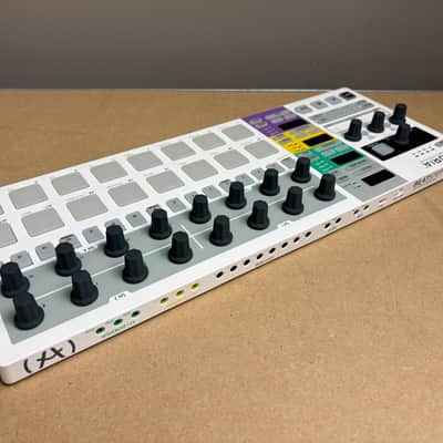 Arturia BeatStep Pro MIDI Controller 2017 - Present - White image 3