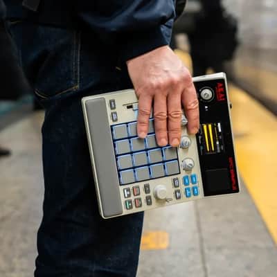 Akai MPC Sample Portable Standalone Sampler Sequencer with 16 RGB Pads USB-C image 11