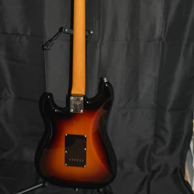 🎸 Squier Classic Vibe ’60s Stratocaster – Sunburst (2011) – Early Series image 5