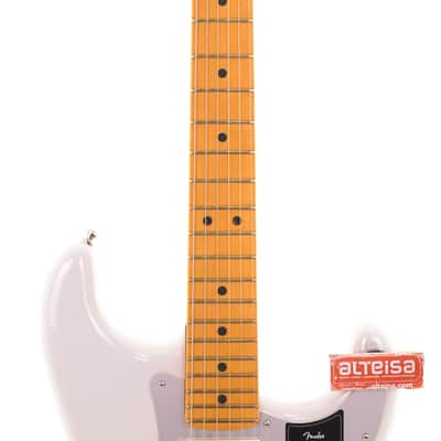 Fender American Ultra II Stratocaster with Maple Fretboard 2026 Avalanche 3676gr image 3