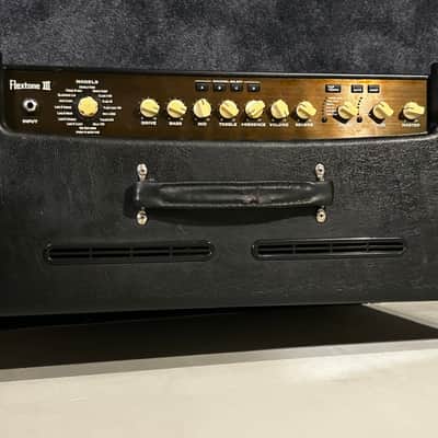 Line 6 Flextone III XL 150-Watt 2x12" Stereo Digital Modeling Guitar Combo 2003 - 2009 - Black image 23