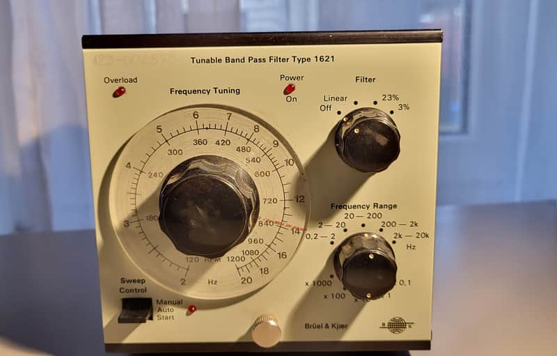 Brüel & Kjaer Band Pass Filter Type 1621 1977 image 1