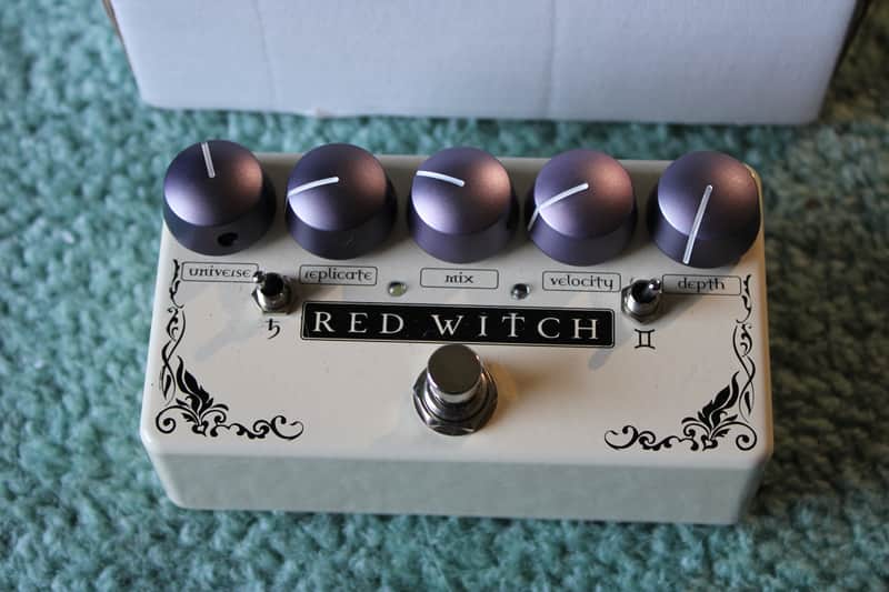 Red Witch Binary Star 2021 - Present - Cream / Black image 1