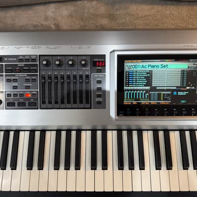 Roland Fantom-G8 88-Key Workstation Keyboard 2008 - 2012 - Silver image 6